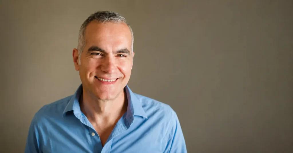 Πορτρέτο του Στέφανου Οικονομίδη, SEO expert και ιδρυτή της SEO In Greece.